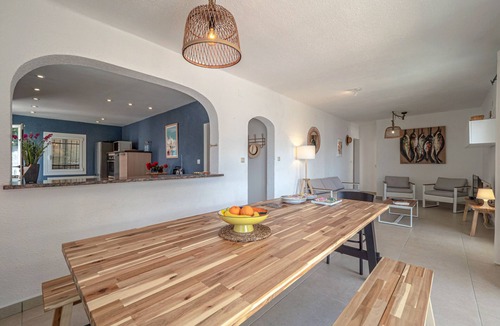 Almadraba-Canyelles Ski Chalet | VILLA ESMERALDA Canyelles