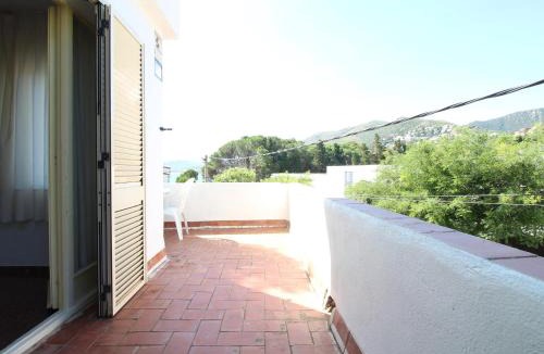 Llanca House | Villa Espaciosa con Jardín Cerca de la Playa - ES-228-168