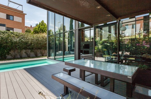 El Papiol Villa | Villa 'Espai Oliveres' with Private Pool, Wi-Fi, and Air Conditioning