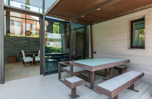 El Papiol Villa | Villa 'Espai Oliveres' with Private Pool, Wi-Fi, and Air Conditioning