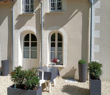 Valencay Bed & Breakfast | VILLA ESPERANZA Chambre de plain-pied, indépendante, à 200 m du château de Valençay proche Zoo de Beauval et Châteaux de La Loire