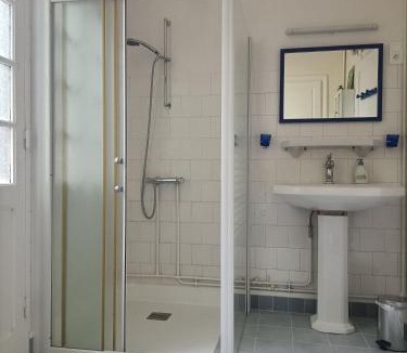 Valencay Bed & Breakfast | VILLA ESPERANZA Suite de plain-pied, indépendante, 1 à 4 personnes à 200 m du château de Valençay proche Zoo de Beauval et châteaux de La Loire
