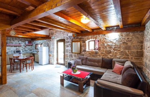 Stankovici House | Villa Estate de Nature