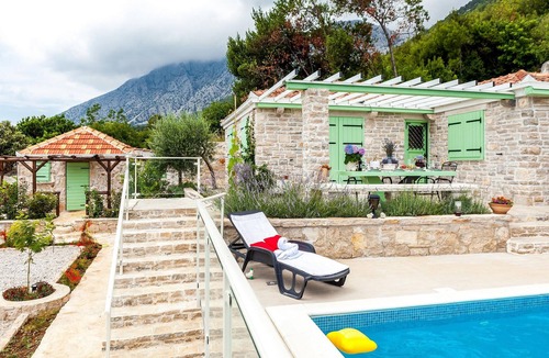 Stankovici House | Villa Estate de Nature