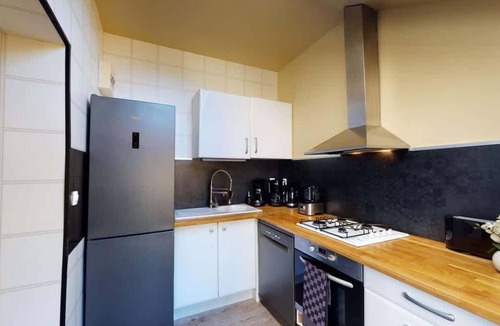 Villedieu-les-Poeles House | Villa et Cour du Paradis 22 Pers ensemble de gites