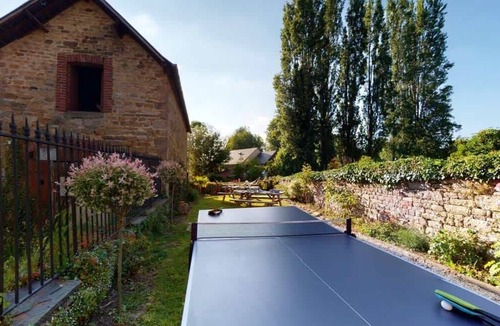 Villedieu-les-Poeles House | Villa et Cour du Paradis 22 Pers ensemble de gites