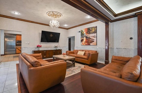 Wilkes-Barre Villa | Villa Euphoria: Exotic Retreat