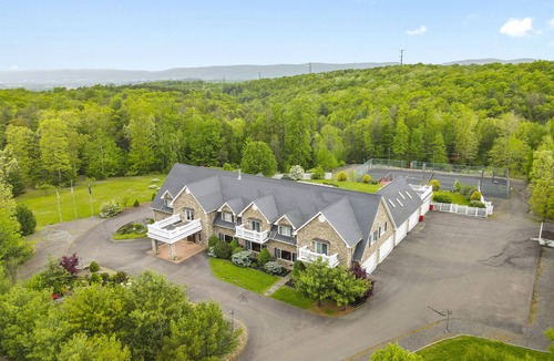 Wilkes-Barre Villa | Villa Euphoria: Exotic Retreat