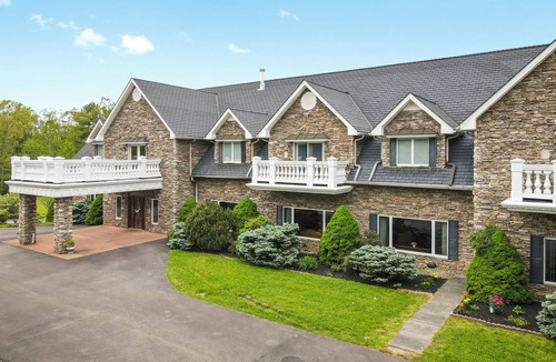 Wilkes-Barre Villa | Villa Euphoria: Exotic Retreat