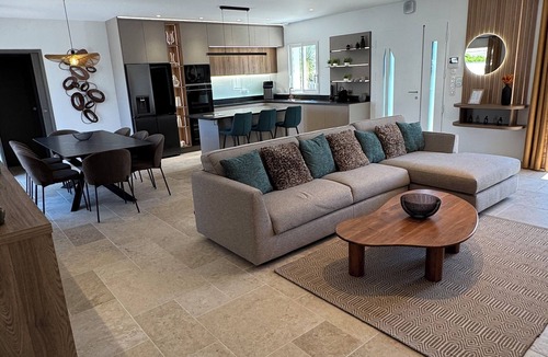 Saint-Ciers-du-Taillon Villa | Villa Evasion: Luxury and comfort