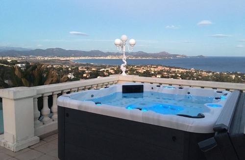 Roquebrune-sur-Argens Villa | Villa Exceptionnelle VUE MER Panoramique