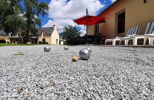 Carentoir House | Villa Excalibur for 10 people, Brocéliande center Brittany.