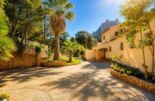 Ota Villa | Villa Excelsior - An exceptional interlude between sea and mountains