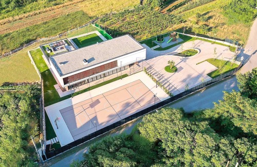 Podbablje Villa | Villa Excelsior with Conference Room and Family Suites for Groups up to 20 Guests