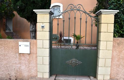 Saint-Gely-du-Fesc Apartment | Villa F5-Wifi-piscine Saint Gely du Fesc