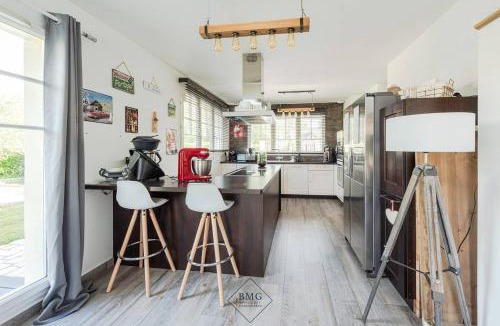 Bailly-Romainvilliers Villa | Villa Fairway piscine Disneyland Bmyguest
