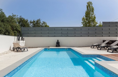Canyelles Villa | Villa 'Familiar con Piscina a 5min de Sitges' with Mountain View, Wi-Fi and Air Conditioning