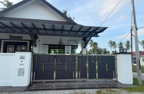 Kota Bharu Villa | Villa Family