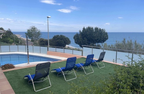 Sant Pol De Mar House | Villa Farell just in front of the sea