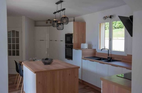 Briord Villa | Villa Farou - Heated Pool in Summer