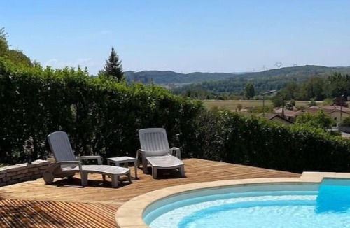 Briord Villa | Villa Farou - Heated Pool in Summer