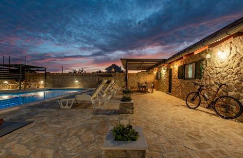 Benkovac Villa | Villa Fenix ZadarVillas