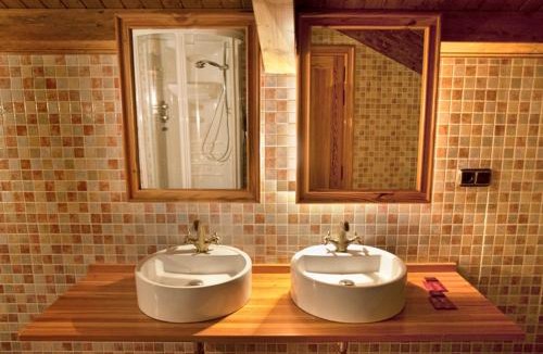 Herrera de Valdecanas Hotel | Villa Ferrera Posada Rural
