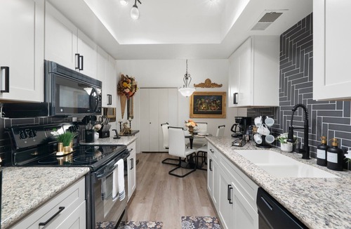 Chandler Villa | ~Villa Fiore~ 2 King Beds & Swimming Pool!