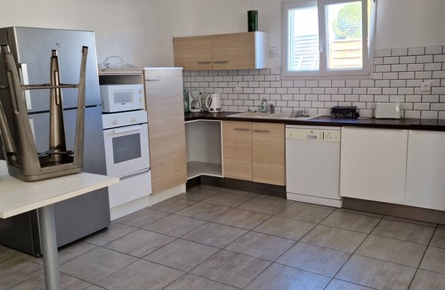 Saint-Privat-des-Vieux Villa | Villa for 10 people with pool and jacuzzi