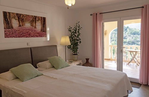 Benigembla Bed & Breakfast | Villa Foia Vella: room Almendra
