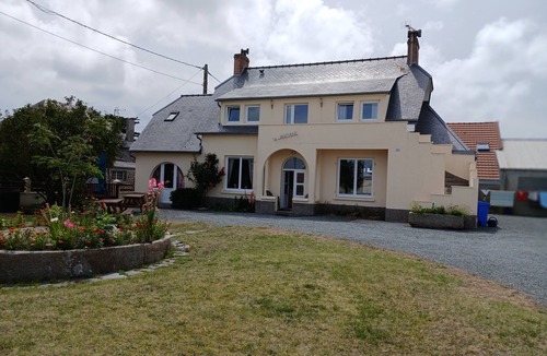 Saint-Martin de Brehal Villa | villa for 10 people