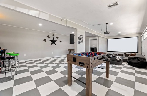 Tomball House | Villa for 50 ppl-Pool & Private Cinema