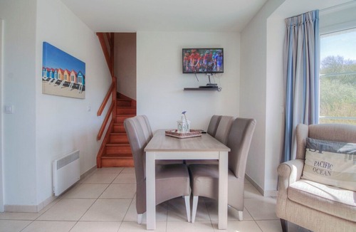 Equihen-Plage Apartment | Villa for 6 people with lateral seaview