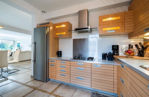 Cros-de-Cagnes Villa | Villa for 8 Guests by the Sea with Private Pool, Wi-Fi, and Air Conditioning