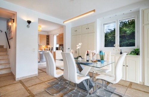 Cros-de-Cagnes Villa | Villa for 8 Guests by the Sea with Private Pool, Wi-Fi, and Air Conditioning