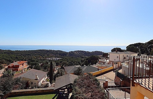 Lloret Town Center Cottage | Villa for 8 pers. with private pool in Lloret de Mar