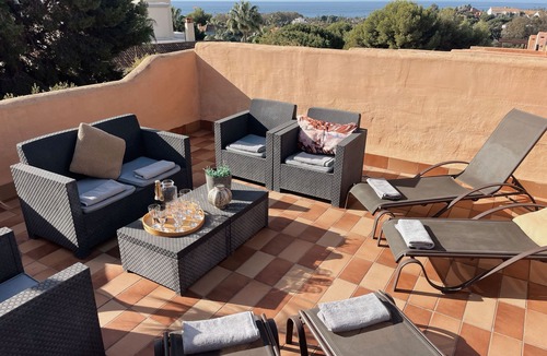 Urbanizacion Hacienda las Chapas House | Villa for 8 with 360' view, walking distance BEACH, solarium, Pool.