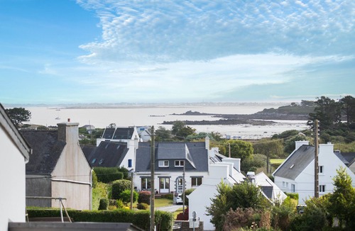 Plouguerneau House | Villa for 9 - Heated Pool - Jacuzzi - petanque
