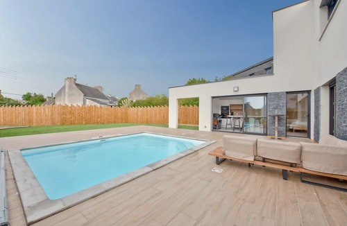 Plouguerneau House | Villa for 9 - Heated Pool - Jacuzzi - petanque