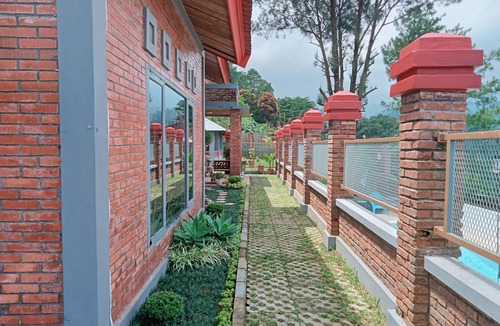 Cisarua Villa | villa forest puncak