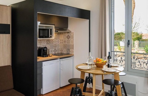 Quincy-Voisins Apartment | Villa Forestière Studio Le Châtaignier