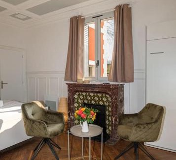 Quincy-Voisins Apartment | Villa Forestière Studio Le Chêne