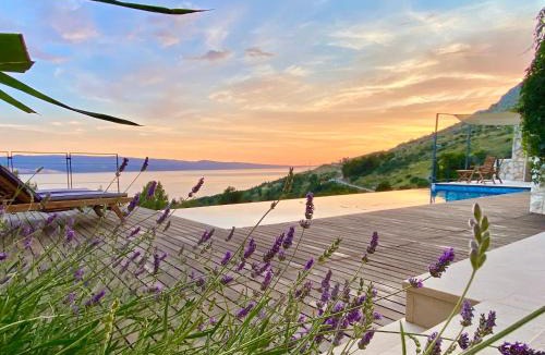 Mimice Villa | Villa FORTE-Exclusive Retreat, Heated Infinity Pool & Amazing Views