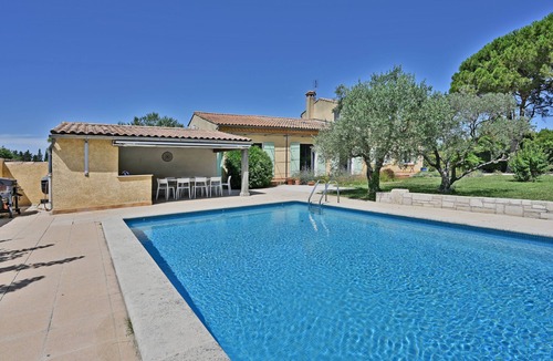 Entraigues-sur-la-Sorgue Villa | Villa LES Deux Pinsjardin Piscine Provence