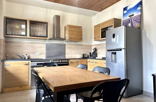 Entraigues-sur-la-Sorgue House | Villa Keromate, air-conditioned villa with natural pool.