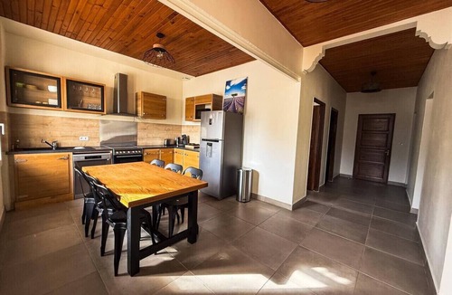 Entraigues-sur-la-Sorgue House | Villa Keromate, air-conditioned villa with natural pool.