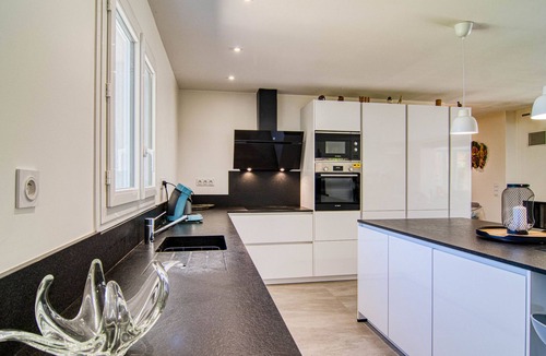 Gareoult House | Villa Azurine by Interhome