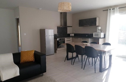 Saint-Georges-de-Luzencon House | Villa rental & Bed & Breakfast with mini spa pool