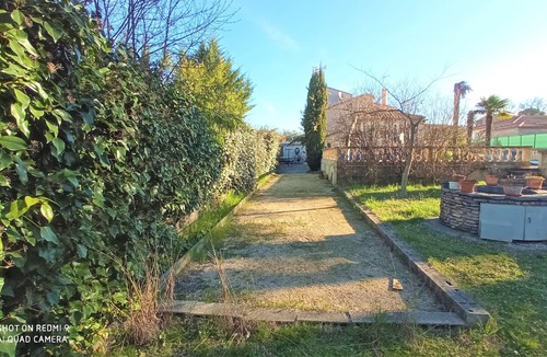 Saint-Julien-les-Rosiers Villa | Villa