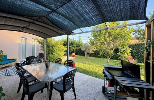 Saint-Laurent-des-Arbres Villa | Villa les Arts de la Table